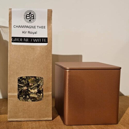 Champagne thee en een gouden blik Cadeautjes